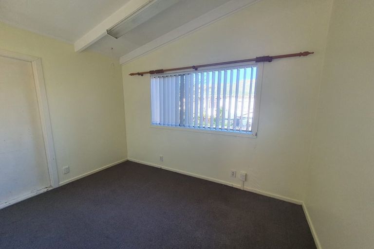 Photo of property in 4104 Great North Road, Glen Eden, Auckland, 0602