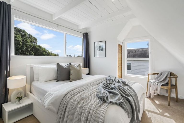 Photo of property in 28 Rangatira Road, Birkenhead, Auckland, 0626