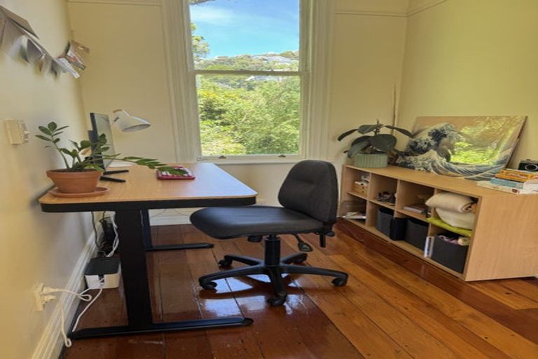 Photo of property in 183 Glenmore Street, Kelburn, Wellington, 6012