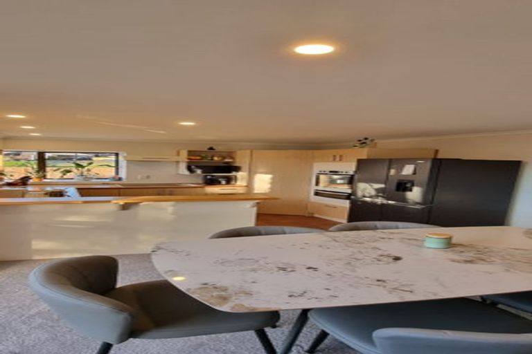 Photo of property in 16 The Crowsnest, Whitby, Porirua, 5024