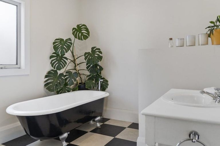 Photo of property in 4a Gloucester Road, Mount Maunganui, 3116