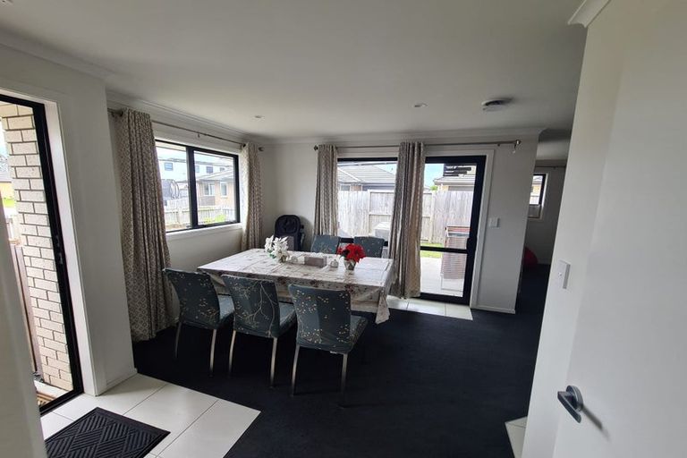 Photo of property in 15 Manawaroa Close, Grandview Heights, Hamilton, 3200