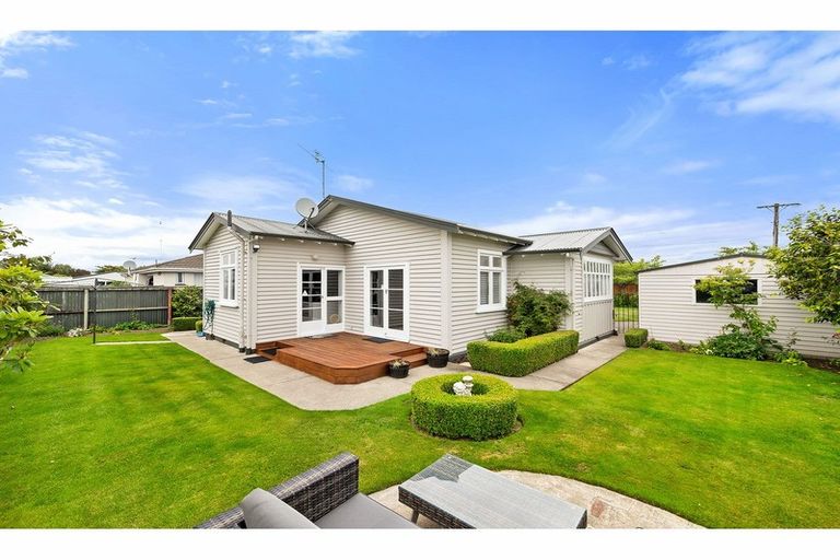 Photo of property in 6 Mortlake Street, Islington, Christchurch, 8042