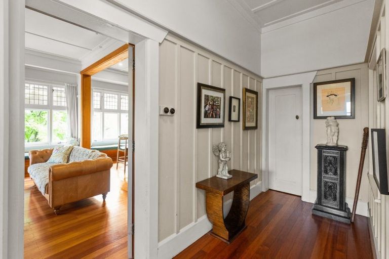 Photo of property in 60 Milton Road, Bluff Hill, Napier, 4110