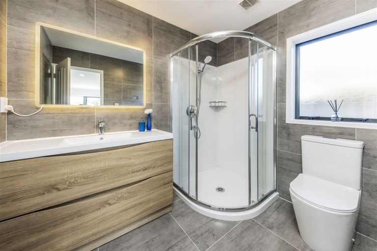 Photo of property in 12 Attymon Lane, East Tamaki, Auckland, 2016