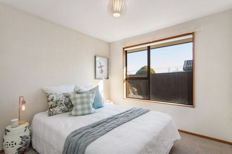 Photo of property in 107 Racecourse Road, Sockburn, Christchurch, 8042