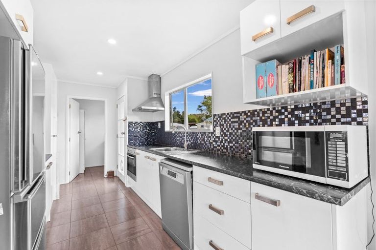 Photo of property in 1 Belton Place, Hikurangi, 0114