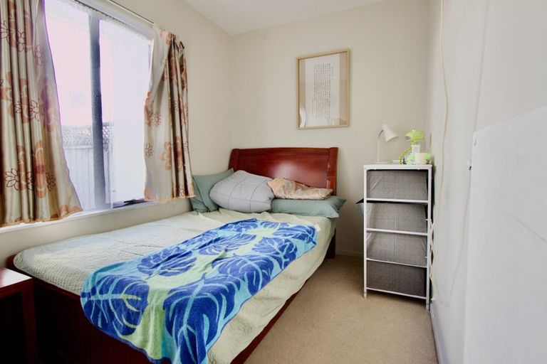 Photo of property in Lynn Park Terrace, 23/12 Ambrico Place, New Lynn, Auckland, 0600