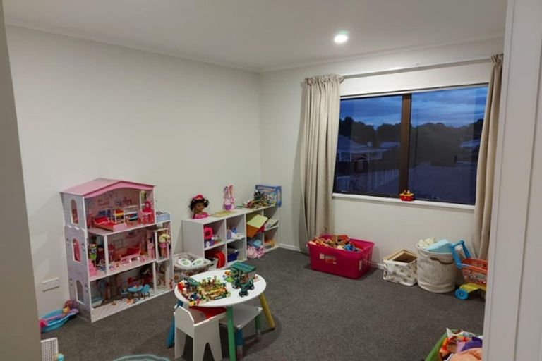 Photo of property in 15 Litchfield Place, Clarks Beach, 2122