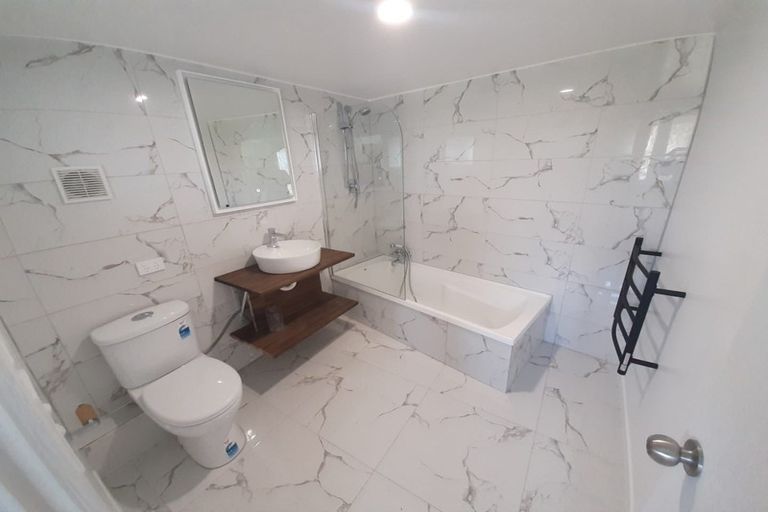 Photo of property in 232 Hillsborough Road, Hillsborough, Auckland, 1042