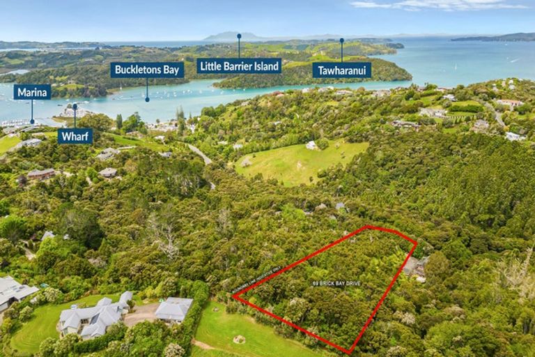 Photo of property in 69 Brick Bay Drive, Sandspit, Warkworth, 0982