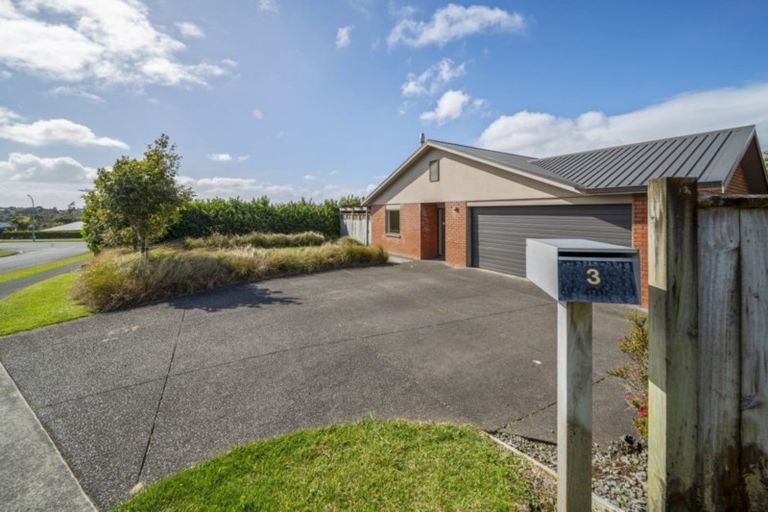 Photo of property in 3 Manuka Place, Whalers Gate, New Plymouth, 4310