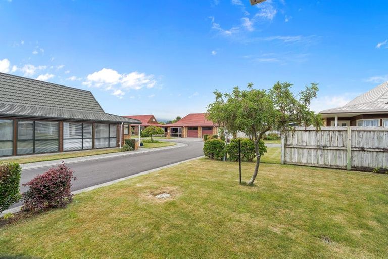 Photo of property in Rangeview Villas, 11/9 Fuller Close, Levin, 5510