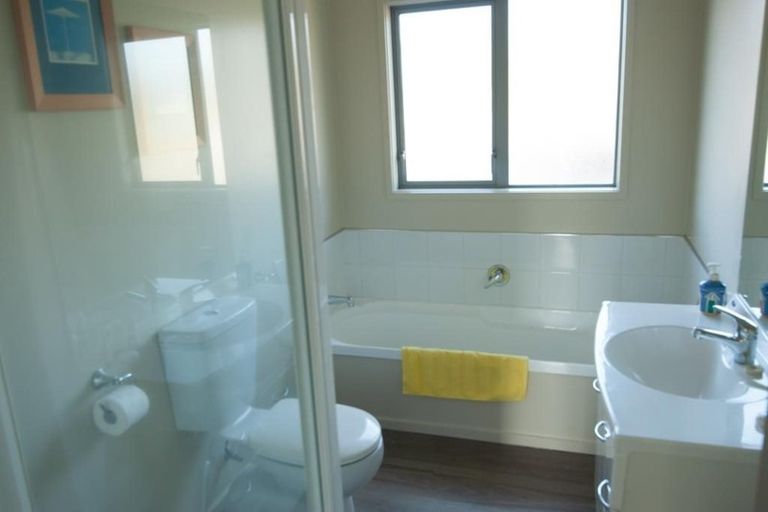 Photo of property in 48 Te Puia Drive, Aotea, Porirua, 5024