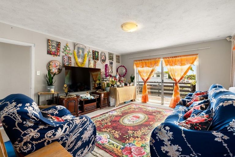 Photo of property in 31 Mckenzie Road, Mangere Bridge, Auckland, 2022