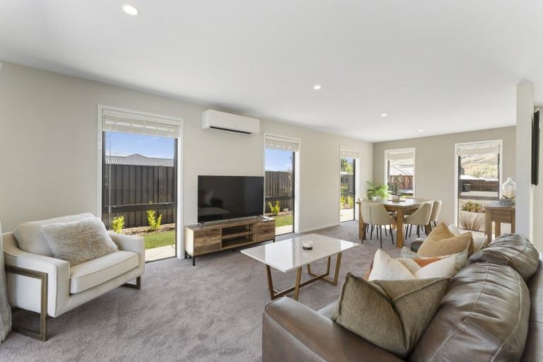 Photo of property in 2 Travertine Street, Cromwell, 9310