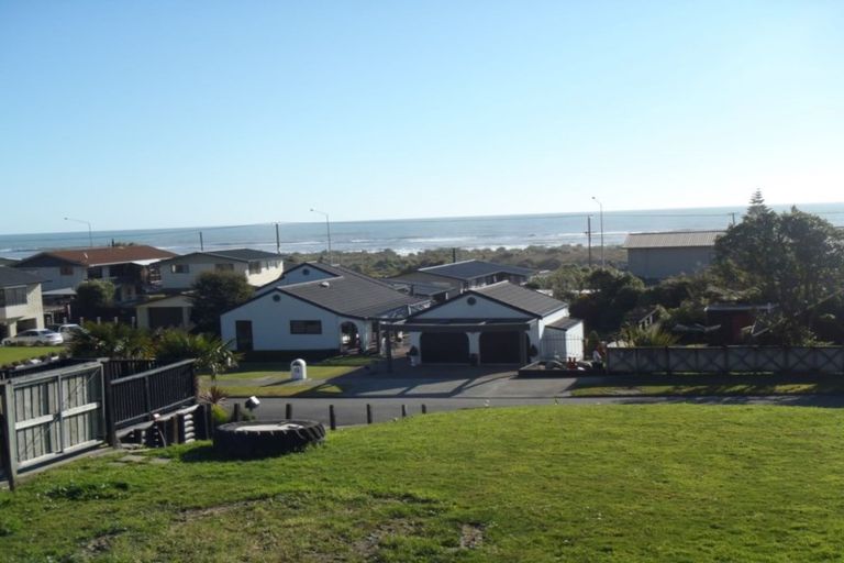 Photo of property in 19 Nolan Crescent, Karoro, Greymouth, 7805