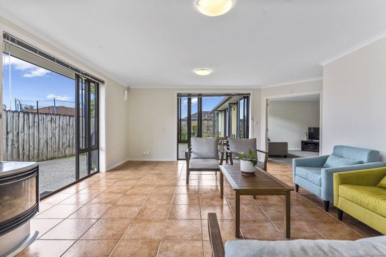 Photo of property in 3 Annamoe Place, East Tamaki, Auckland, 2013