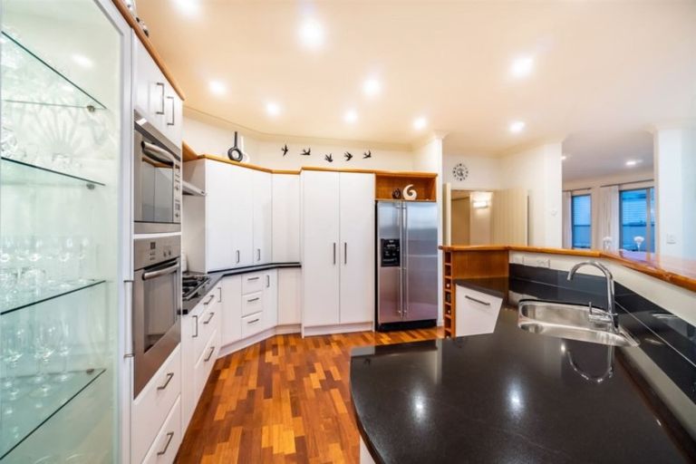 Photo of property in 160 Kittiwake Drive, Schnapper Rock, Auckland, 0632