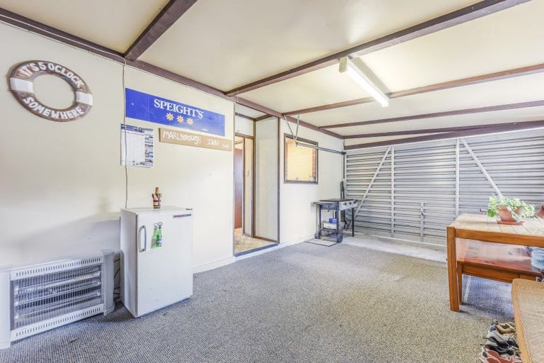 Photo of property in 4 Beach Road, Waikawa, Picton, 7220