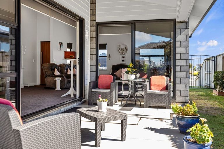 Photo of property in 79 Sandhurst Drive, Papamoa Beach, Papamoa, 3118