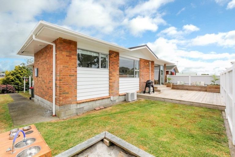 Photo of property in 30 Nevada Drive, Merrilands, New Plymouth, 4312