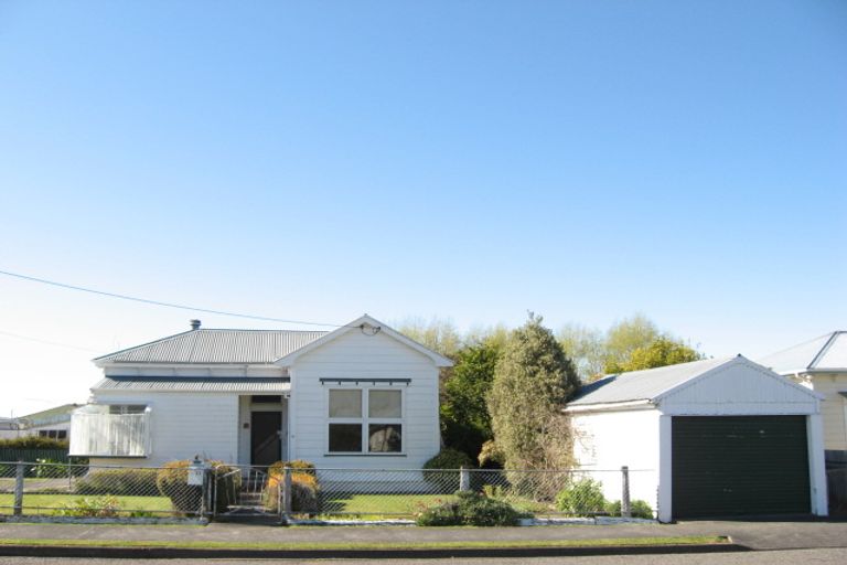 Photo of property in 21 Bell Street, Marton, 4710