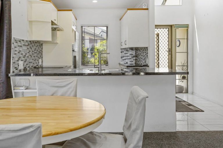 Photo of property in 28 Lakeridge Close, Rangatira Park, Taupo, 3330