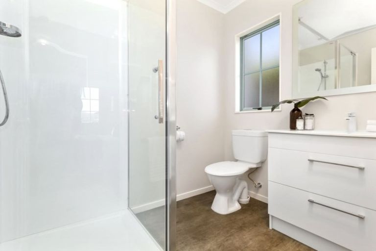 Photo of property in 128 Woodman Drive, Tawa, Wellington, 5028