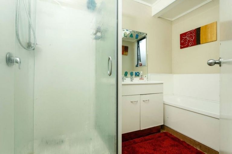 Photo of property in 44a Longburn Road, Henderson, Auckland, 0610