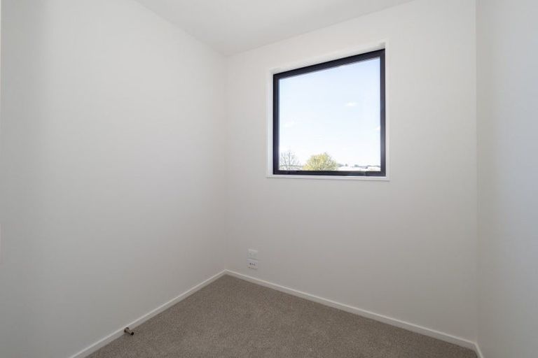 Photo of property in 14 Village Green Drive, Huntingdon, 7774