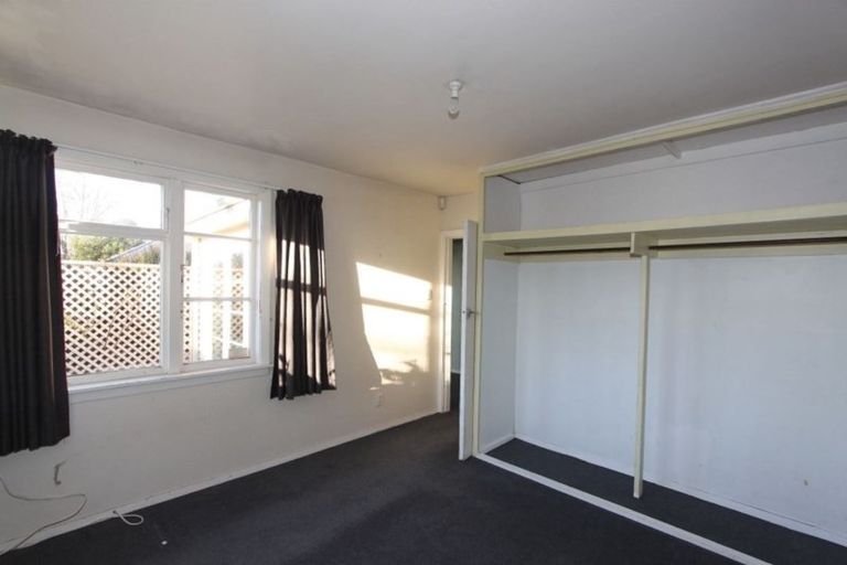 Photo of property in 2 Farquhars Road, Redwood, Christchurch, 8051