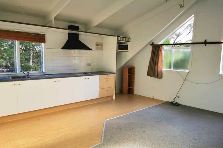 Photo of property in 30 Darcy Place, Massey, Auckland, 0614
