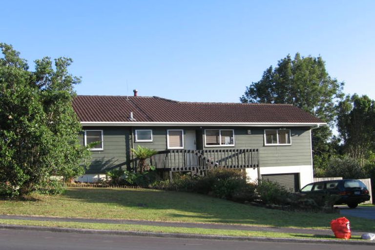 Photo of property in 26 Oaktree Avenue, Browns Bay, Auckland, 0630