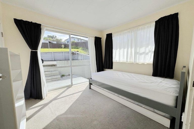 Photo of property in 21 Longreach Drive, Sunnyvale, Auckland, 0612