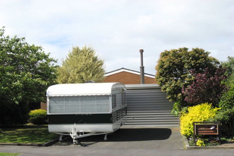 Photo of property in 20 Kent Lodge Avenue, Avonhead, Christchurch, 8042