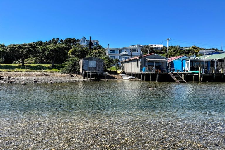 Photo of property in 1 Onepoto Road, Titahi Bay, Porirua, 5022