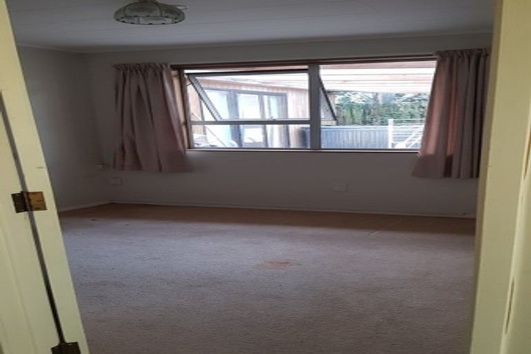 Photo of property in 12 Amorino Drive, Red Beach, 0932