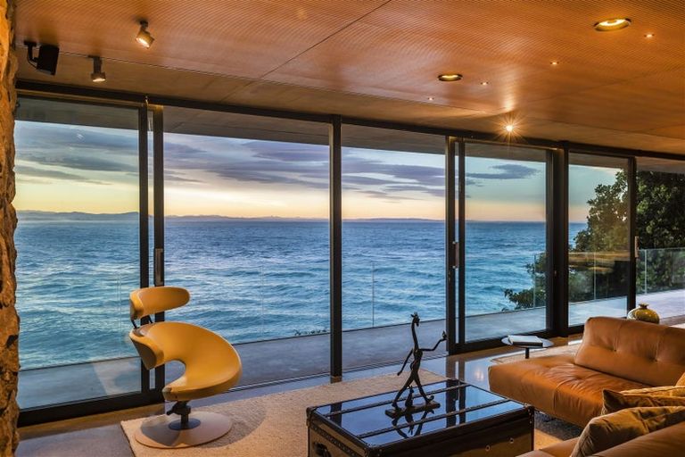 Photo of property in 1 Whitewash Head Road, Scarborough, Christchurch, 8081