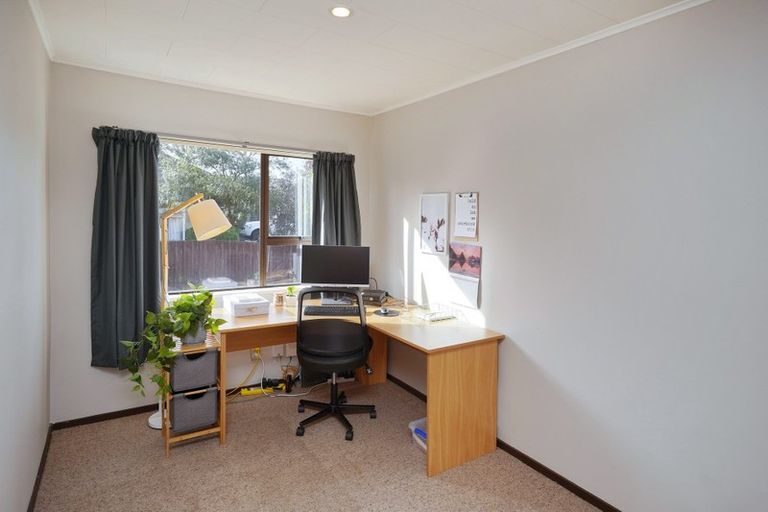 Photo of property in 145 Royal Park Drive, Parklands, Christchurch, 8083