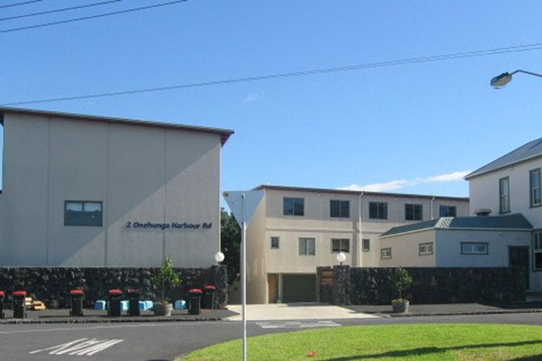 Photo of property in 8/2 Onehunga Harbour Road, Onehunga, Auckland, 1061