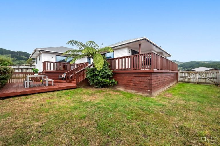 Photo of property in 102 Kirton Drive, Riverstone Terraces, Upper Hutt, 5018