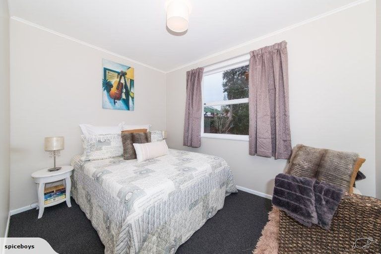 Photo of property in 25 Thomas Avenue, Te Atatu Peninsula, Auckland, 0610
