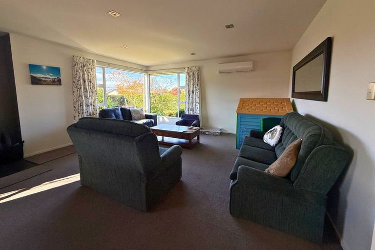 Photo of property in 28 Kelliher Drive, Wanaka, 9305