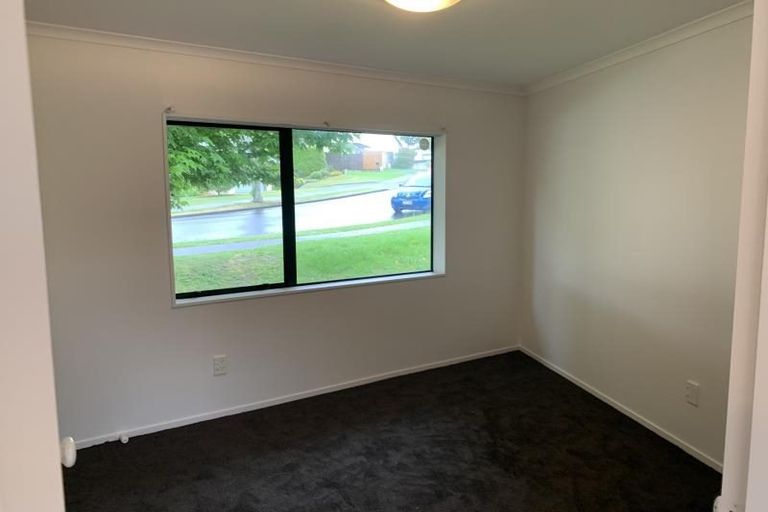 Photo of property in 78 Buscomb Avenue, Henderson, Auckland, 0610