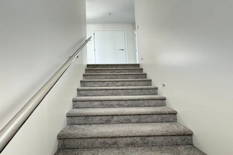 Photo of property in 11a Rountree Place, Conifer Grove, Takanini, 2112