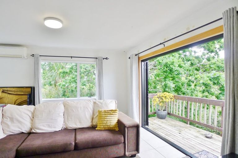 Photo of property in 2/5 Hellyers Street, Birkdale, Auckland, 0626