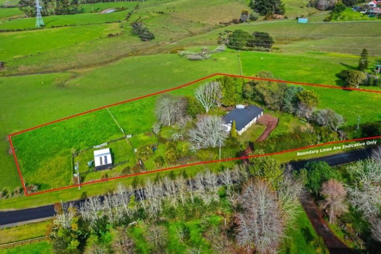 Photo of property in 68 Henwood Road, Taupaki, Henderson, 0782