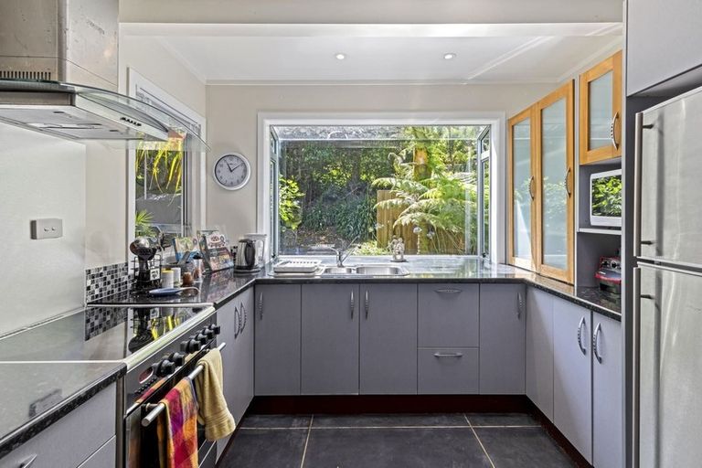 Photo of property in 36 Coroglen Avenue, Birkenhead, Auckland, 0626