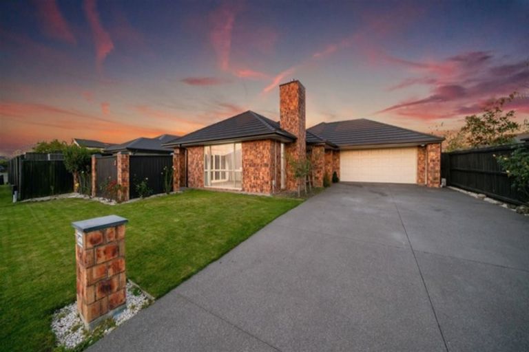 Photo of property in 3 Cyclamen Place, Aidanfield, Christchurch, 8025